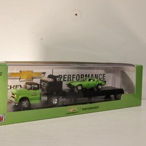 M2 Machines 1/64 Auto Haulers 1968 Chevy C60 & 72 Camaro green R47 21-11